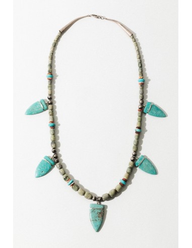 Kingman Arrowhead Statement Necklace s'inspire de l'anatomie humaine